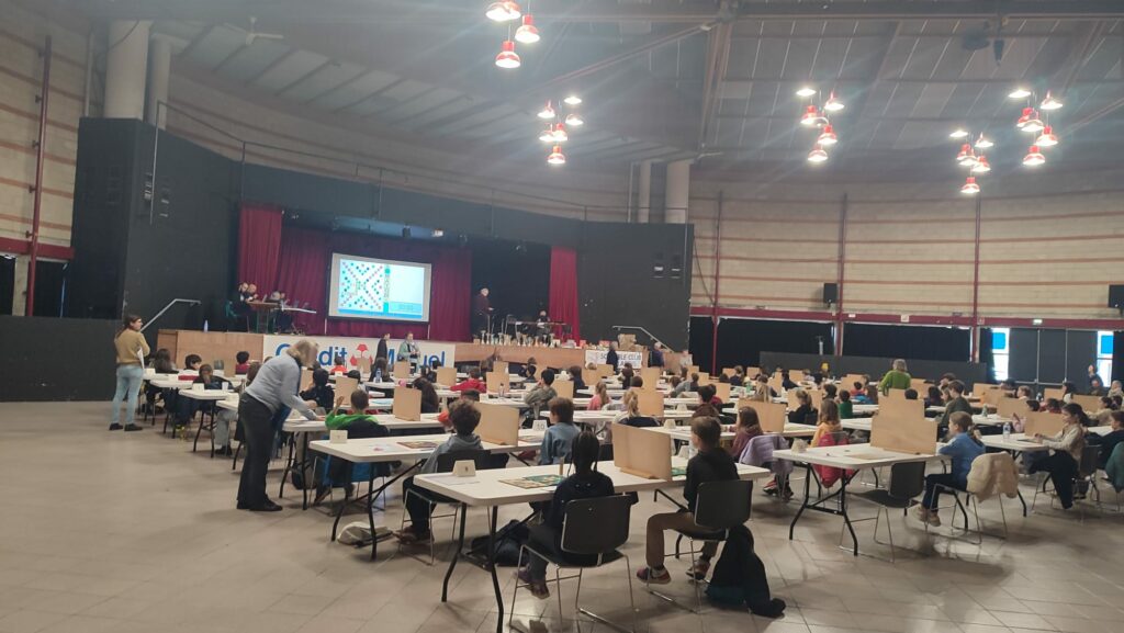 scrabble scolaire école activité pédagogique ce2 cm1 cm2 jeu de lettres tournoi gaillac tarn